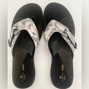 Clarks Cloudstepper Sandles